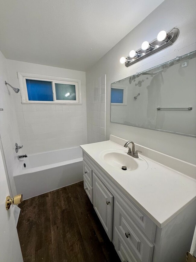 Building Photo - 3 Bedroom, 1 Bath Ranch Home in Northwest Loveland, CO - New Carpet, New Paint, Appliances, Windo...