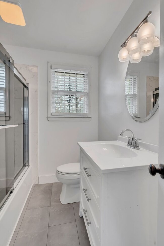 Building Photo - Bordeaux - $500 off first month rent special. 3 BR 1 Bath home, covered parking, basement, renova...