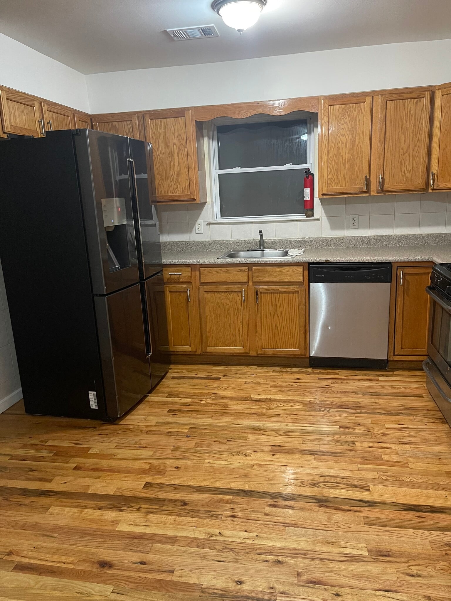 Building Photo - 613 S Park St