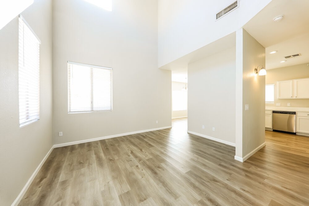 Building Photo - 1750 W Union Hills Dr