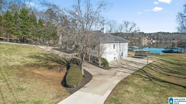 Building Photo - 20892 Sharon Dr