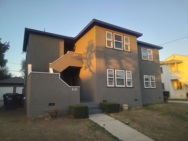Building Photo - Beautifully Remodeled 2-bedroom apartment