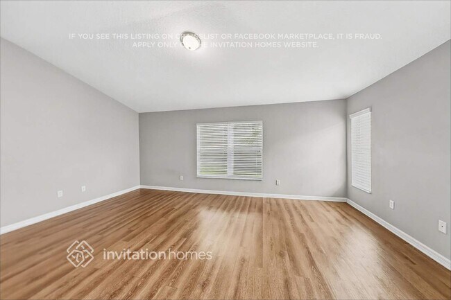 Building Photo - 3282 Merrick Ave
