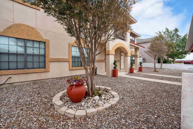 Building Photo - 113 Ramon Cardenas Dr