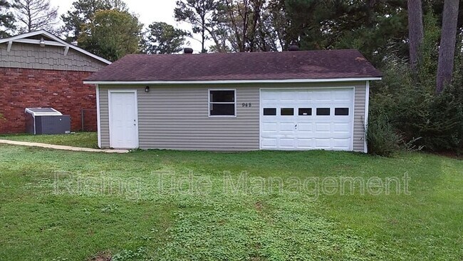 Building Photo - 948 Longview Cir