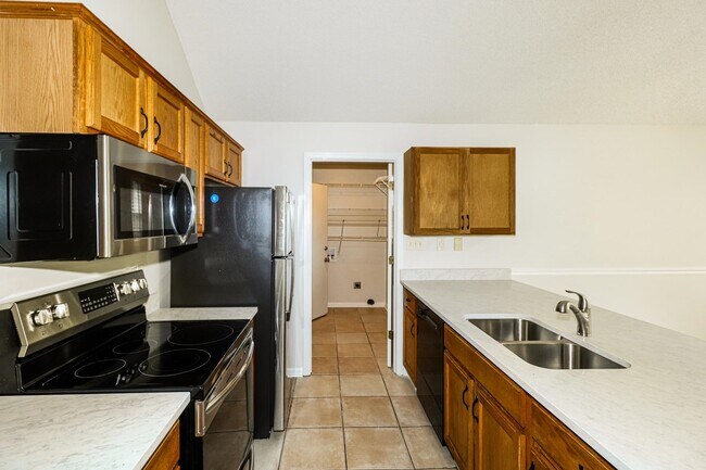 Building Photo - 11215 Ram Hill Cove