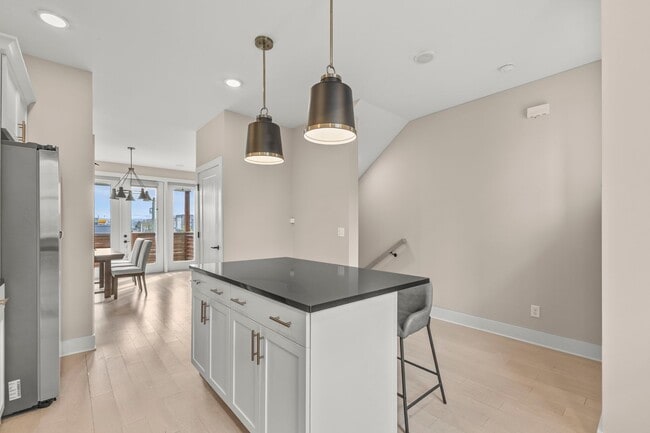 Building Photo - South Broad St Townhome, Walk to the Riverwalk!