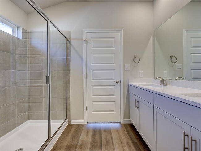 Building Photo - 100 Greenspire Ln