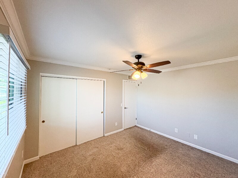 Building Photo - 515 E Dunbar Dr