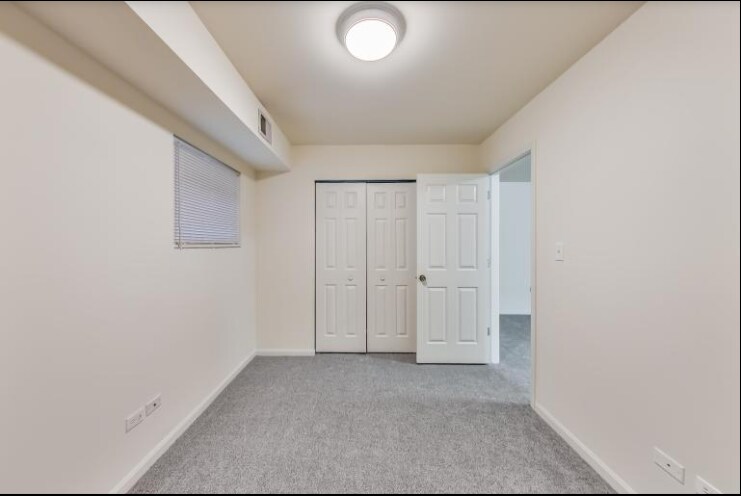 Building Photo - 2817 N Damen Ave