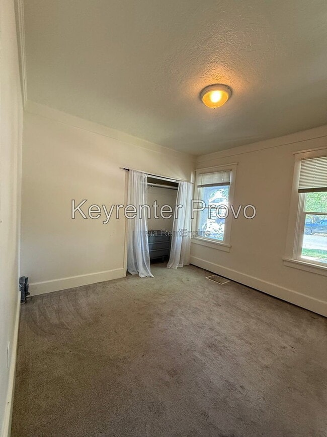 Building Photo - 153 200 S