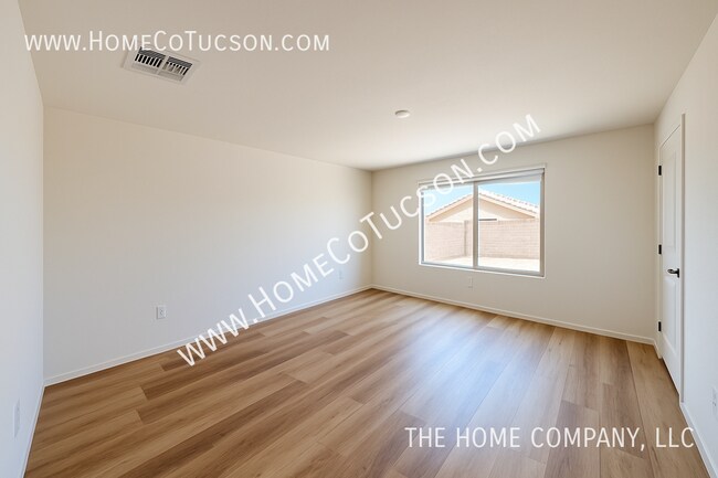 Building Photo - 8558 W Jackdaw Ct