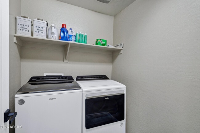 Building Photo - 9558 W Harmony Ln