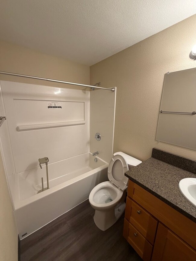 Building Photo - Sunnyside Duplex