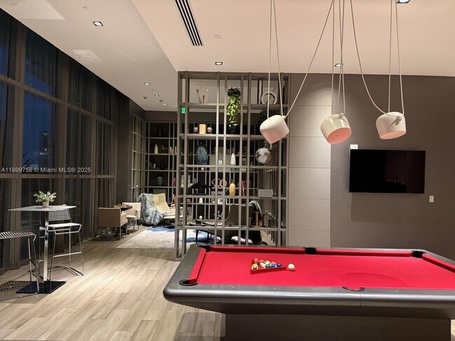 Building Photo - 1100 S Miami Ave