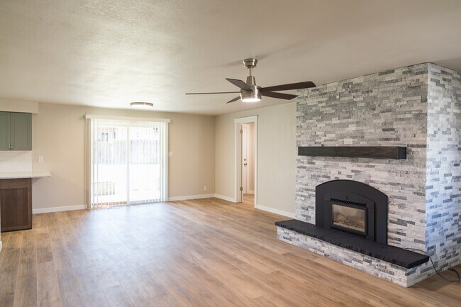 Building Photo - 1366 Arata Way