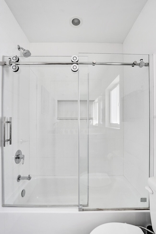 Building Photo - 1299 SW 9th St