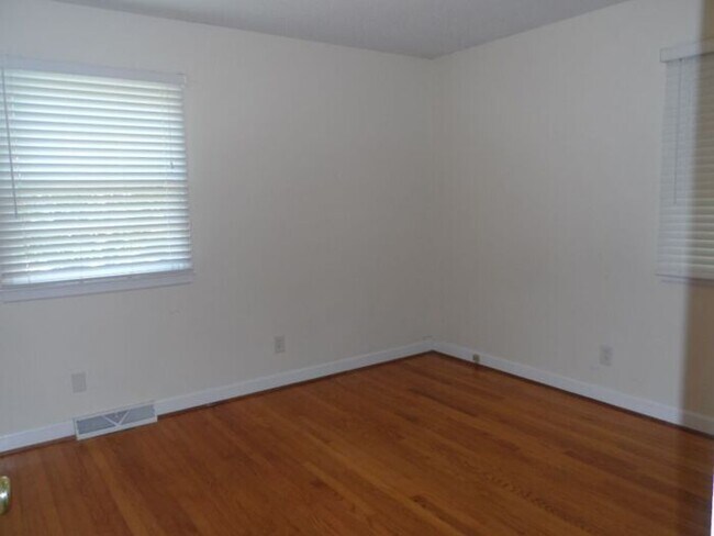 Building Photo - 4705 Stafford Dr