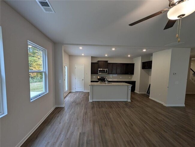 Building Photo - 168 Parkwood Dr