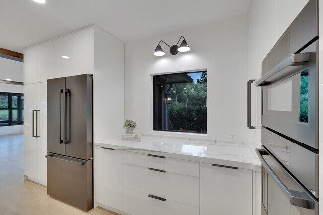 Building Photo - 2735 Polo Island Dr