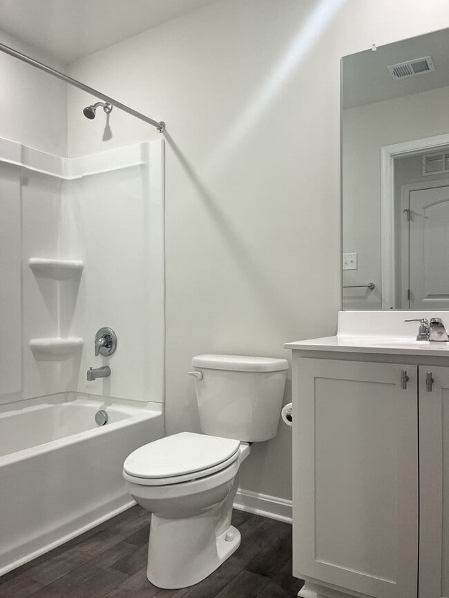 Building Photo - Camden Townhouse