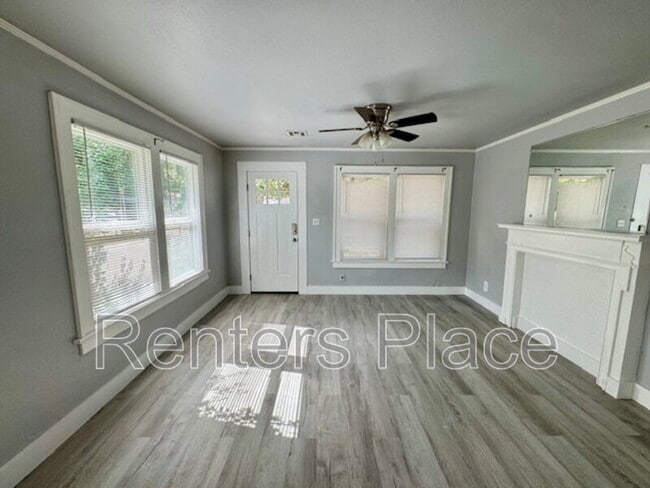Building Photo - 203 S Jamestown Ave