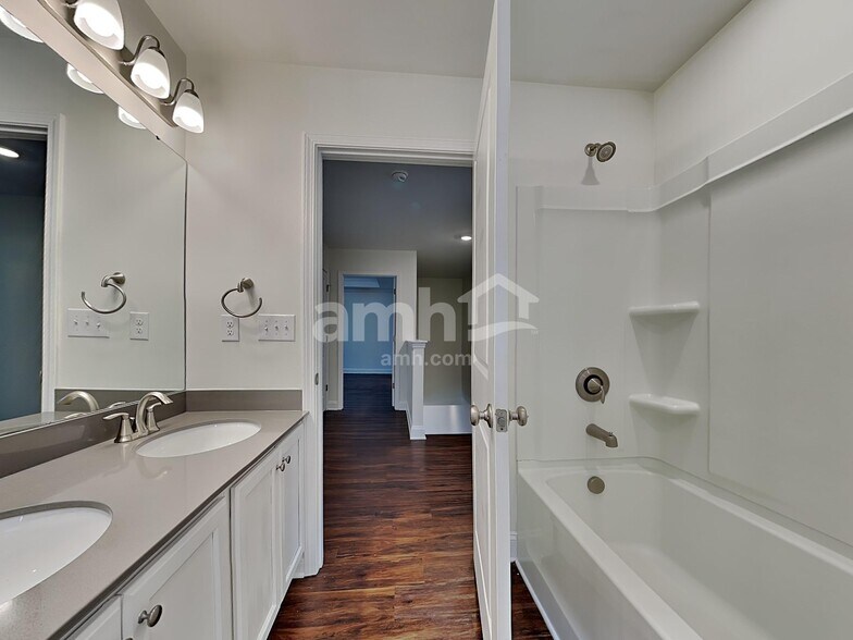 Building Photo - 7112 Garrett Ct