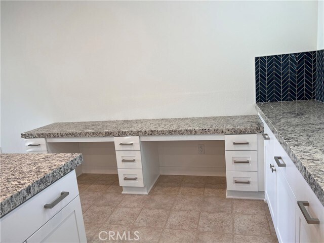 Building Photo - 26909 Pathfinder Ln