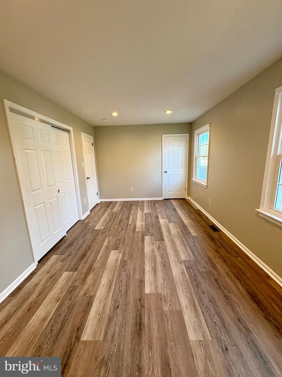 Building Photo - 106 Sunset Way