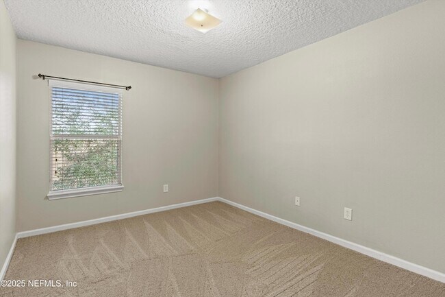 Building Photo - 7043 Deer Lodge Cir