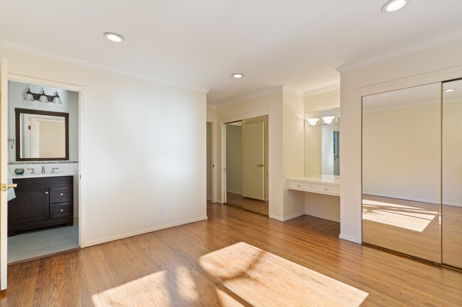 Building Photo - 4 Pimentel Ct