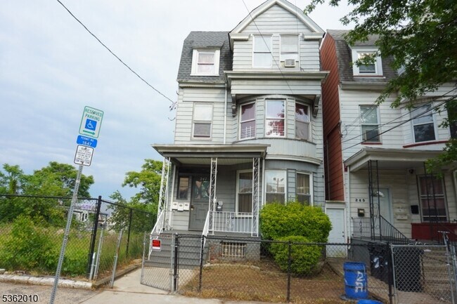 Building Photo - 247 Mt Prospect Ave