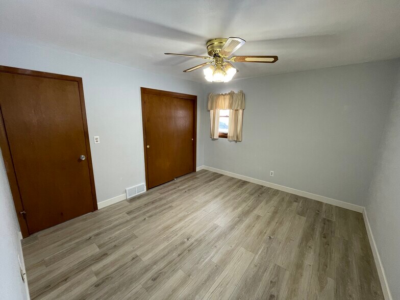 Building Photo - 1210 Woodridge Dr