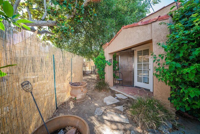 Building Photo - 2339 Norwalk Ave