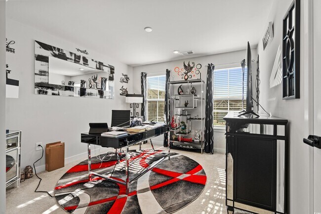 Building Photo - 324 Golan Cir