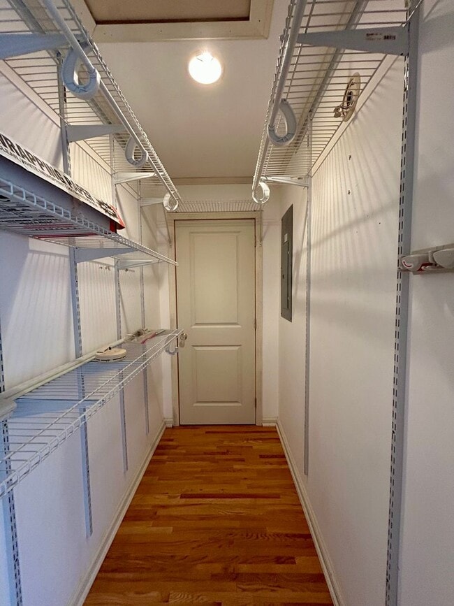 Building Photo - Absolutely gorgeous, remodeled home in beautiful location in Midtown Tulsa