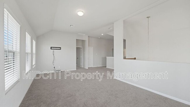 Building Photo - 1858 Lauter Ln