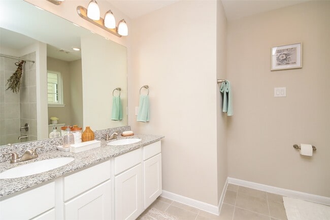 Building Photo - 19422 Sparrow Trl