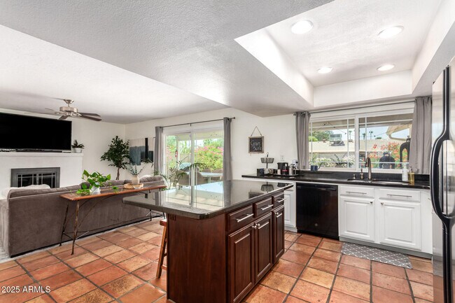 Building Photo - 4825 E Andora Dr