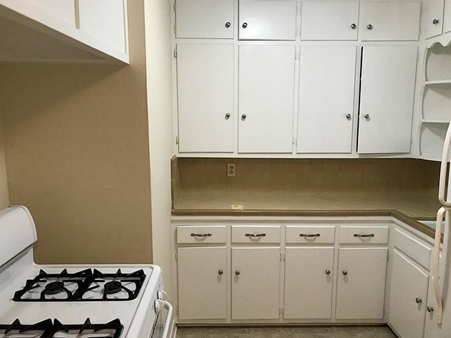 Building Photo - 2504 Kingston St