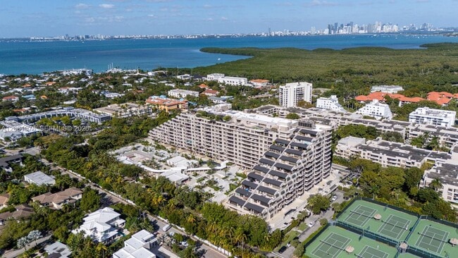 Building Photo - 151 Crandon Blvd