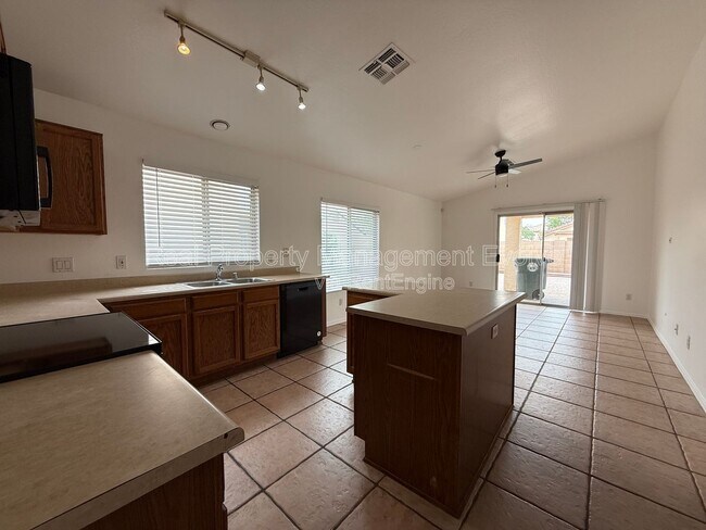 Building Photo - 11915 W Rosewood Dr