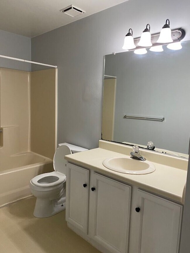 Building Photo - Chesapeake Beach