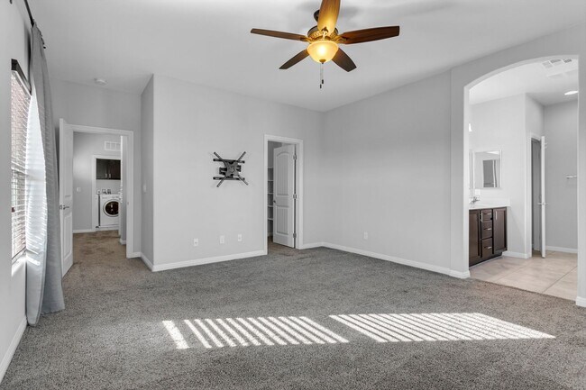 Building Photo - Great Southwest Home