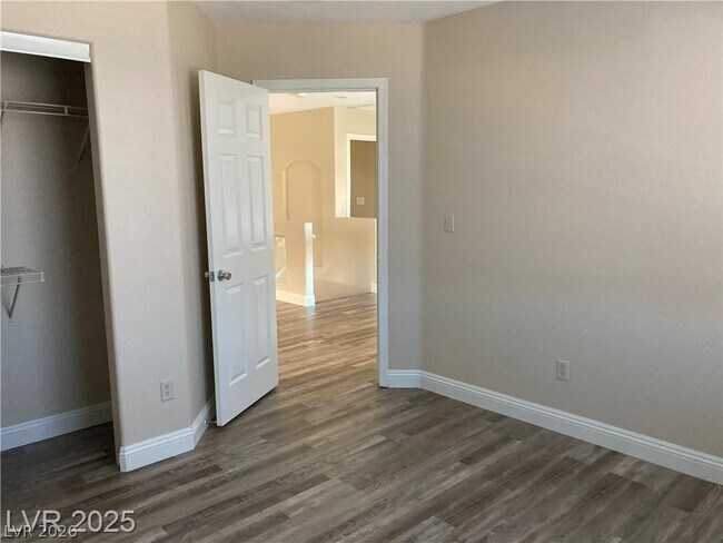 Building Photo - 3120 Whispering Canyon Ct