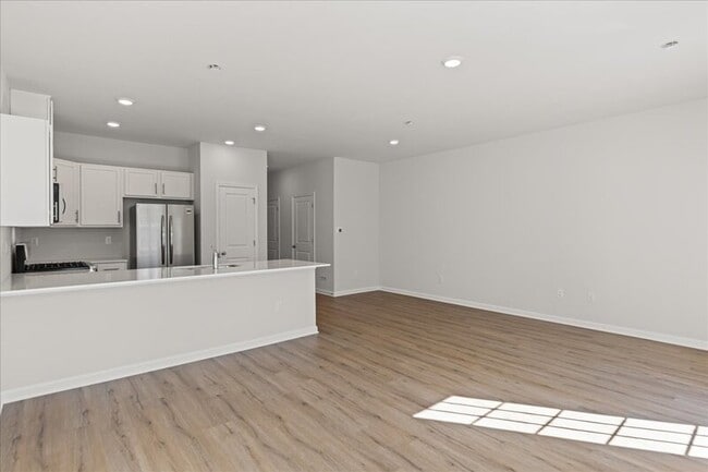 Building Photo - 27 Whaler Dr