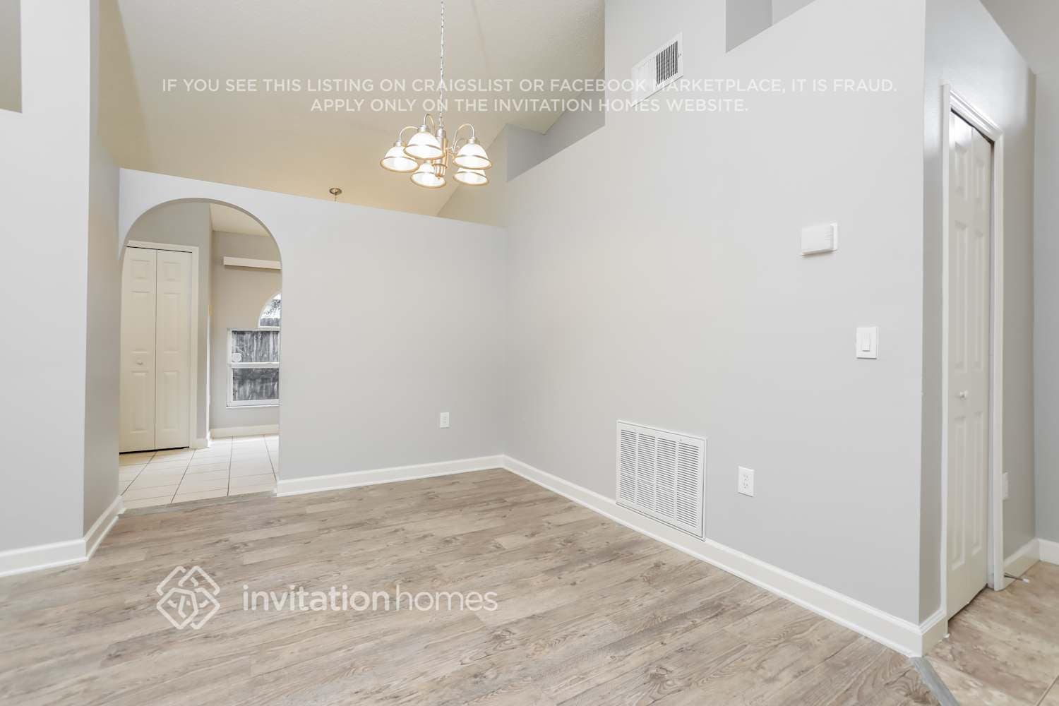 Building Photo - 809 Delfino Pl