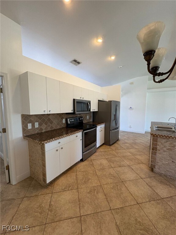 Building Photo - 1502 SW 20th Ave