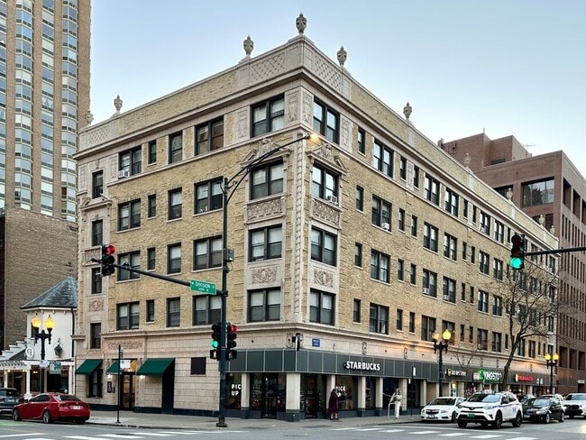 Building Photo - 1320 N Dearborn St