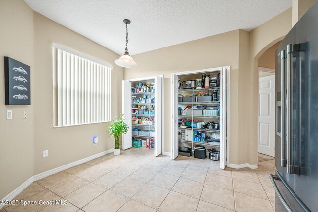 Building Photo - 1749 Tullagee Ave